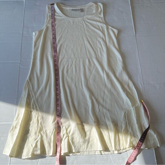 New LOGO by Lori Goldstein Knit Tank w/ Woven Sharkbite Hem in cream | size M - Picture 8 of 8